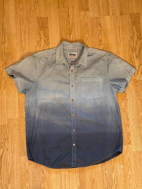 Men's button up short sleeve shirt